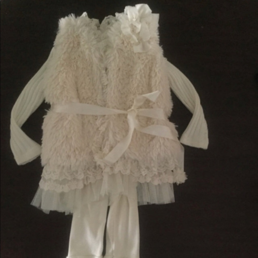 Mae Li Rose beautiful 3 piece outfit